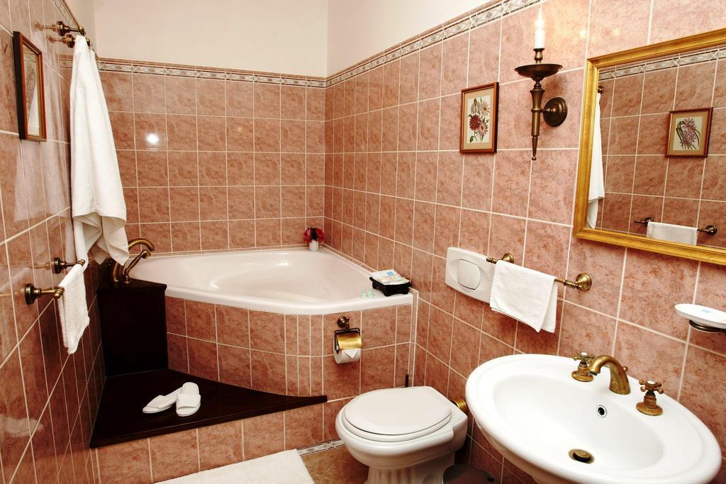 Zámek Jemniště Postupice Quarto foto